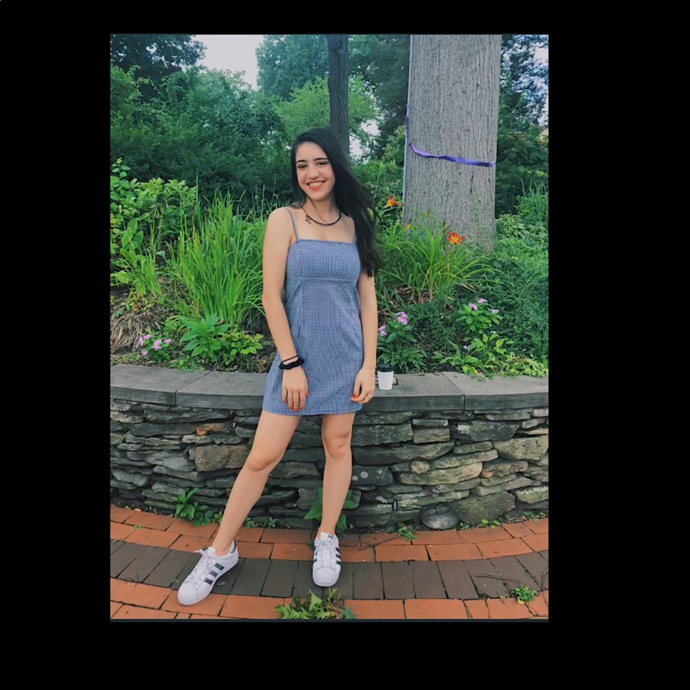 Meet your Posher, Emily